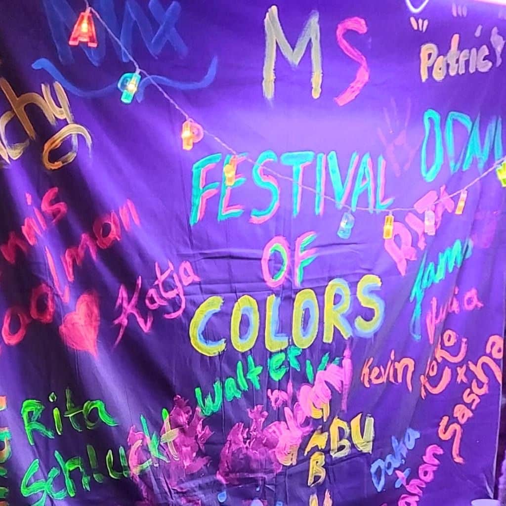 Dennis und Freunde beim Festival of Colours